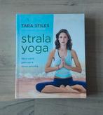 Tara Stiles - Strala Yoga, Gelezen, Meditatie of Yoga, Ophalen of Verzenden, Instructieboek