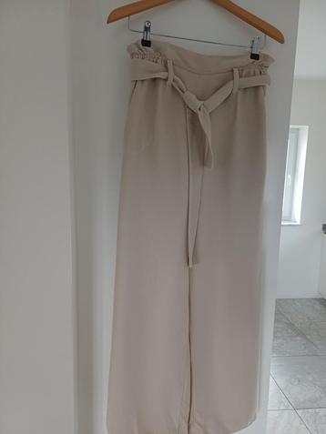 Maje broek maat 2 / maat 38 nieuwprijs €235,- beschikbaar voor biedingen
