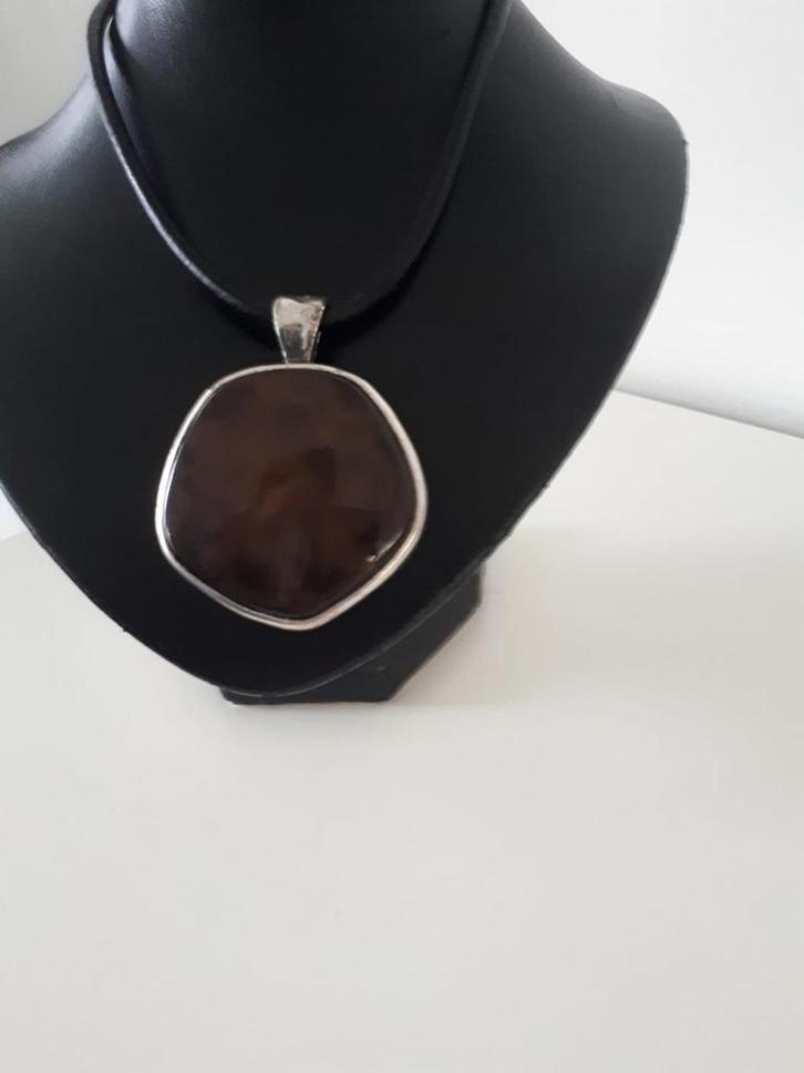 mooie lederen  ketting met grote hanger van het merk: A-ZONE, Sieraden, Tassen en Uiterlijk, Kettingen, Zo goed als nieuw, Overige materialen