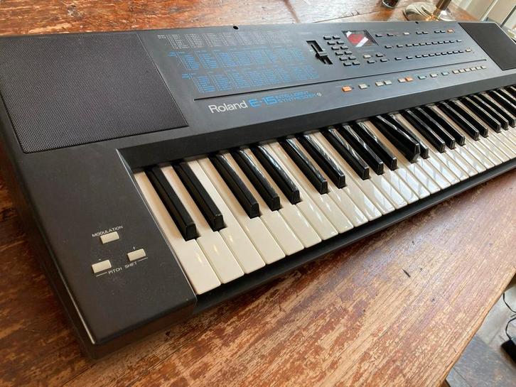 Iconische Roland E-15 keyboard / synthesiser, Muziek en Instrumenten, Keyboards, Gebruikt, 61 toetsen, Roland, Ophalen