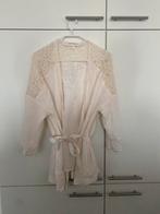Crèmekleurig kimono jasje met kant/strik - H&M - maat S zgan, Kleding | Dames, Maat 38/40 (M), H&M, Overige kleuren, Ophalen of Verzenden