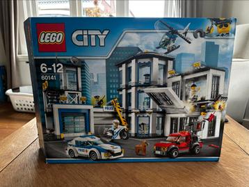 LEGO City Politiebureau - compleet beschikbaar voor biedingen