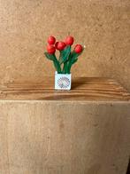 Lundby vaas met bloemen -hxbxd ca 4x3x2cm - metaal + kunstst, Ophalen of Verzenden, Poppenhuis