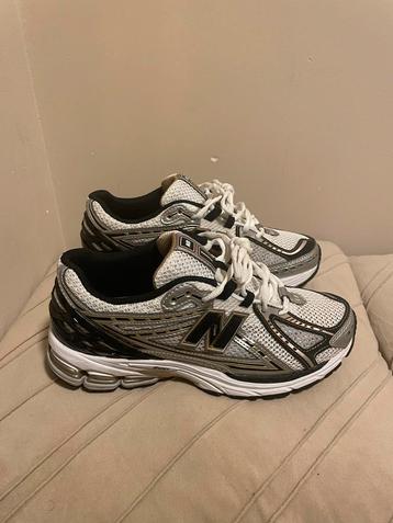 New Balance 1906 - Maat 40.5 - Zo goed als nieuw! beschikbaar voor biedingen