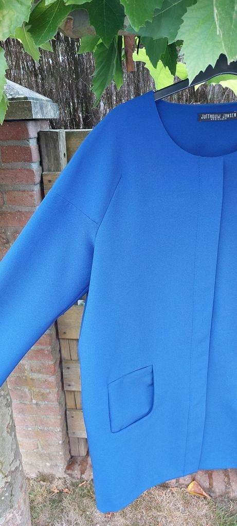 Juffrouw Jansen jas Kobaltblauw
Maat M 38/40
Nieuwprijs 230, Ophalen of Verzenden, Zo goed als nieuw, Maat 38/40 (M), Blauw