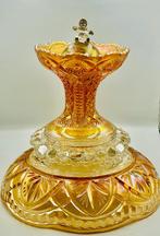 "Golden Glimmer: Carnival Glass Creation with Baby in Gold", Antiek en Kunst, Kunst | Designobjecten, Ophalen of Verzenden
