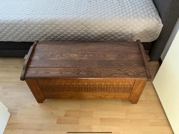 Eiken dekenkist beschikbaar voor biedingen