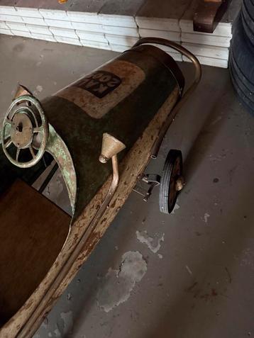 Trapauto uit 1954. beschikbaar voor biedingen