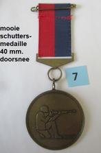 mooie schietsport medaille, postwedstrijd '81/82, Ophalen of Verzenden, Zo goed als nieuw