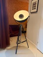 Zwarte vloerlamp van MADE - perfecte staat, Ophalen, Zo goed als nieuw, Metaal, 150 tot 200 cm