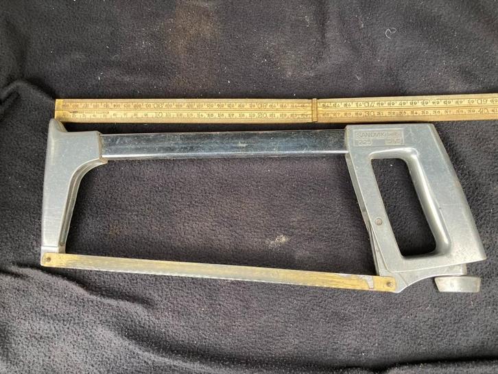 Sandvik 225 ijzerzaag beugelzaag vintage-ijzerzaag 90/45gr., Doe-het-zelf en Verbouw, Gereedschap | Zaagmachines, Zo goed als nieuw
