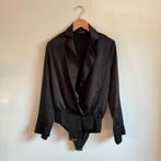 Zwarte zijdezachte satijnen blouse/romper met lange mouwen, Kleding | Dames, Tops, Ophalen of Verzenden, Zo goed als nieuw, Lange mouw