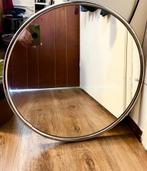 Een ronde spiegel diameter is 60cm, Huis en Inrichting, Woonaccessoires | Spiegels, Ophalen of Verzenden, Zo goed als nieuw, Rond