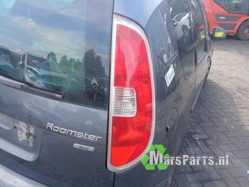 Achterlicht rechts van een Skoda Roomster beschikbaar voor biedingen