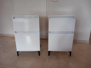 2 stuks nachtkastjes met lade hoogglans wit beschikbaar voor biedingen