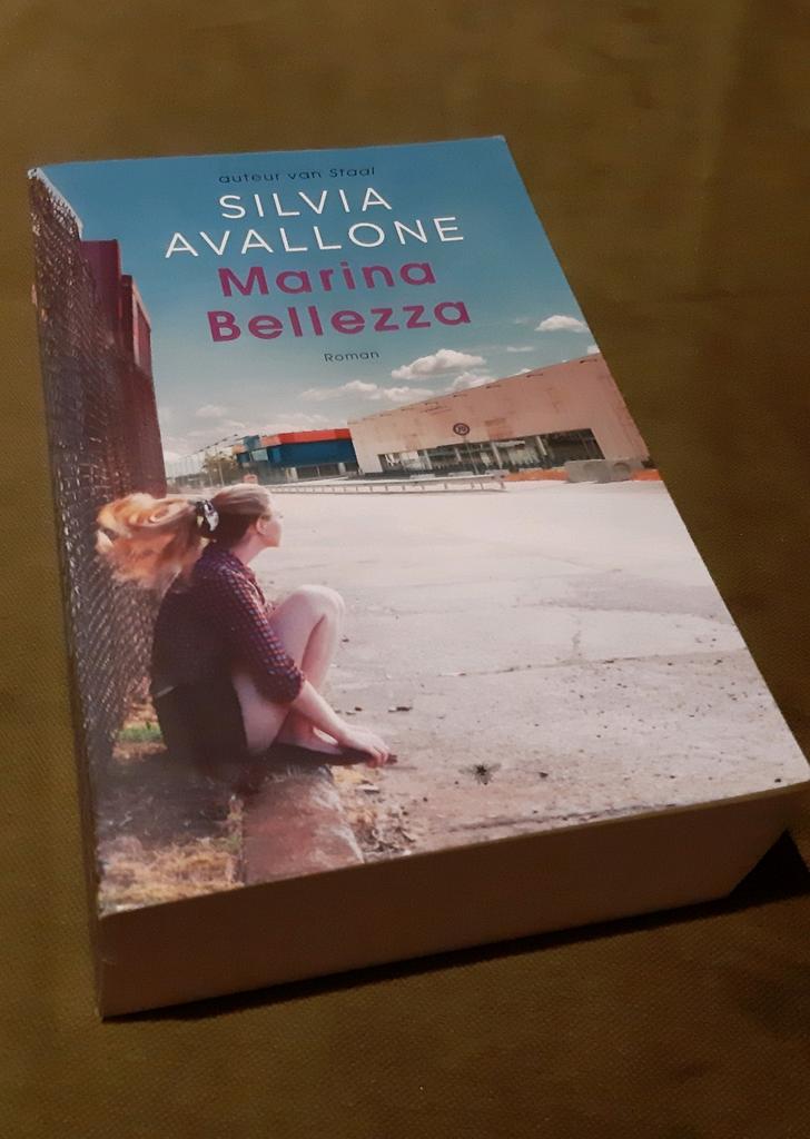 Silvia Avallone - Marina Bellezza, Ophalen of Verzenden, Zo goed als nieuw, Silvia Avallone