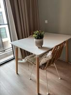 Sklum eettafel met twee stoelen, Huis en Inrichting, Stoelen, Ophalen, Wit, Twee