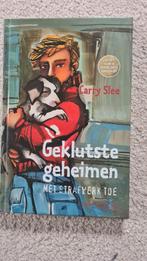 Geklutste geheimen met strafwerk toe, Carry Slee, Ophalen of Verzenden, Gelezen, Carry Slee, Non-fictie