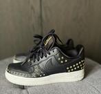 NIKE - zwarte Air Force  1 Star Studded - maat 38, Kleding | Dames, Schoenen, Nike, Zo goed als nieuw, Sneakers of Gympen, Zwart