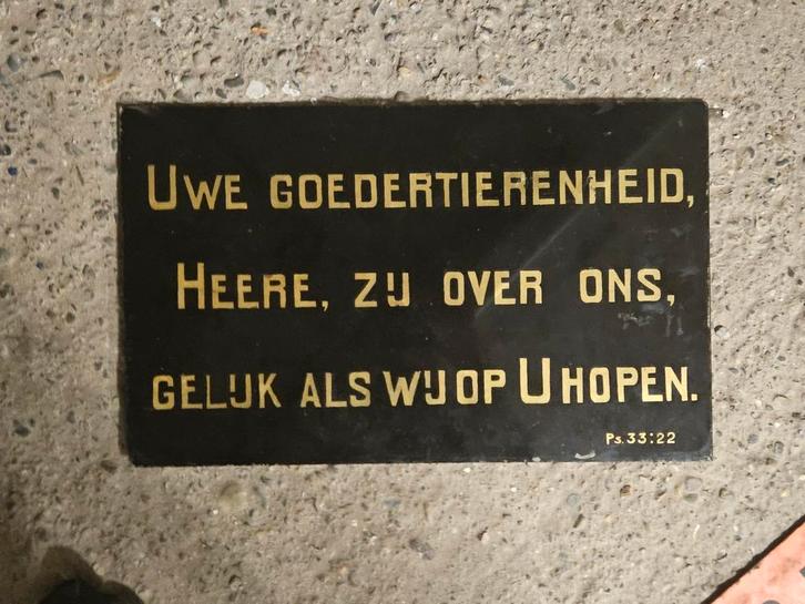 Glazen bord met Bijbeltekst uit Kerk, Antiek en Kunst, Antiek | Emaille, Ophalen of Verzenden