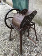 Antieke gietijzeren bietensnijder, Ophalen