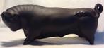 WEDGWOOD Black Basalt - Taurus the Bull - uit 1957, Antiek en Kunst, Ophalen