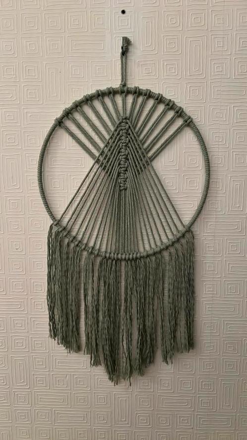 Macrame dromenvanger, licht olijfgroen, 25 cm diameter, Huis en Inrichting, Woonaccessoires | Wanddecoraties, Nieuw, Ophalen of Verzenden