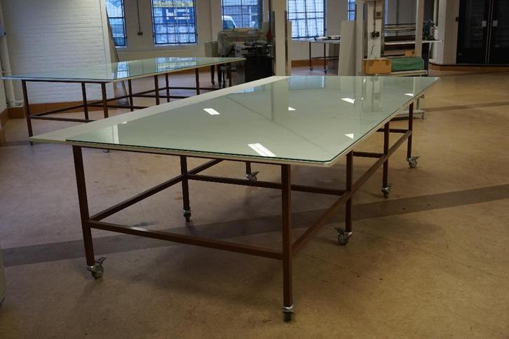 Grote industriële werktafel/projecttafel – glazen bovenplaat, Doe-het-zelf en Verbouw, Werkbanken, Gebruikt, 170 cm of meer, Ophalen
