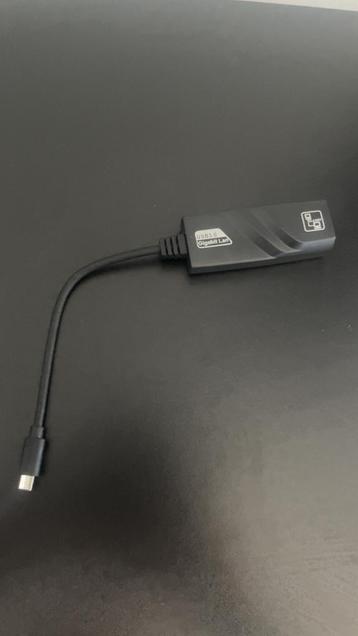 Usb-c naar ethernet kabel beschikbaar voor biedingen