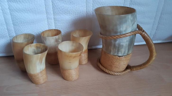 Kan + 5 bekers van hoorn Viking drinkset, Huis en Inrichting, Keuken | Servies, Gebruikt, Ophalen of Verzenden