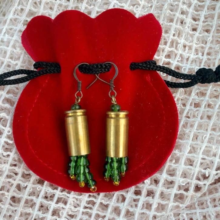 Handgemaakte lichtgewicht oorbellen gemaakt van kogelhulzen, Sieraden, Tassen en Uiterlijk, Oorbellen, Nieuw, Hangers, Overige materialen