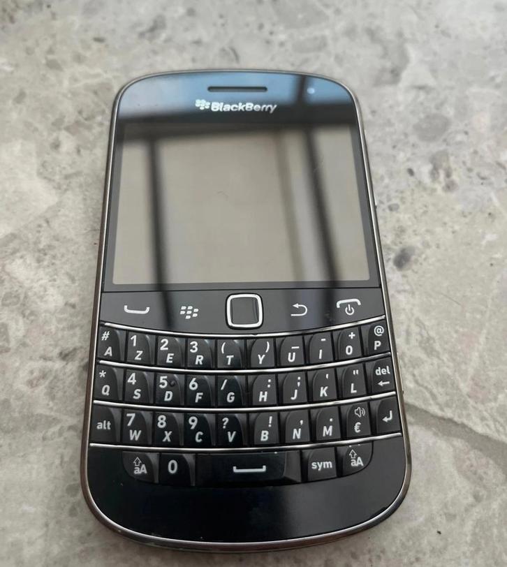 Goedwerkende blackberry bold 9900 black edition met touchscr, Telecommunicatie, Mobiele telefoons | Hoesjes en Frontjes | Blackberry