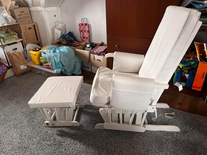 Childwood/Childhome schommelstoel met voetenbankje, Huis en Inrichting, Stoelen, Zo goed als nieuw, Eén, Hout, Leer, Wit, Ophalen of Verzenden