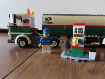 Lego city set 3180 tankwagen met instructieboek beschikbaar voor biedingen