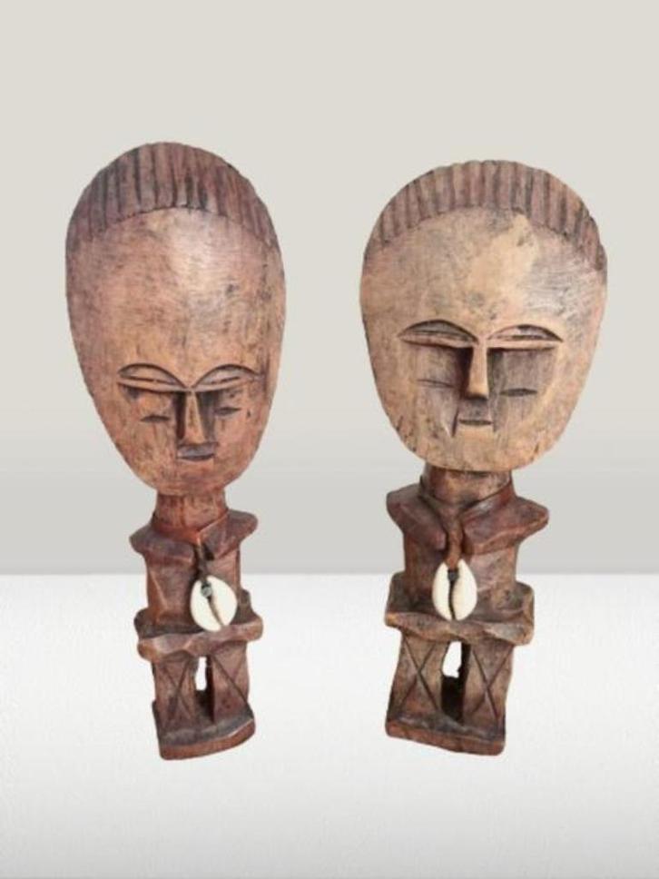 Ghana, 2 handgesneden Akuaba vruchtbaarheidsbeelden, Antiek en Kunst, Kunst | Niet-Westerse kunst, Verzenden