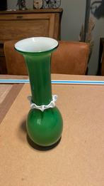 Groene vaas glas 31 cm hoog 7,50 euro, Ophalen