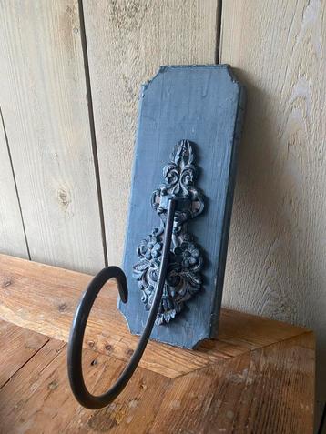 Charmante Brocante Wanddecoratie beschikbaar voor biedingen