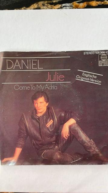 Singel: Top Hitnr! DANIEL: “ Julie” , Come To My Adria beschikbaar voor biedingen