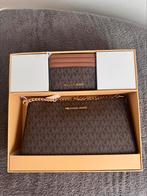 Michael Kors set handtas/schoudertas met pasjeshouder, Ophalen of Verzenden, Nieuw, Bruin, Schoudertasje