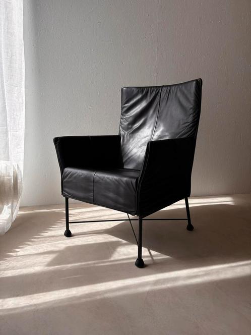 Montis Charly fauteuil zwart leer Gerard van den Berg, Huis en Inrichting, Fauteuils, Gebruikt, Hout, Leer, Metaal, Overige materialen