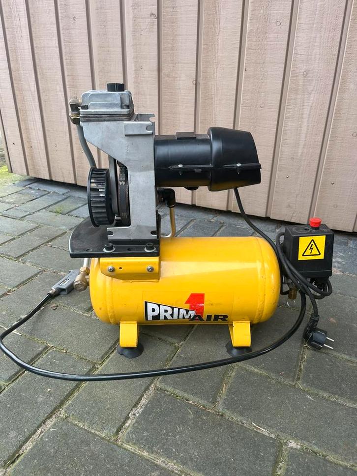 Mini compressor 220V met spuitpistool, Doe-het-zelf en Verbouw, Compressors, Zo goed als nieuw, Minder dan 25 liter, Minder dan 200 liter/min