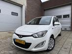 Hyundai i20 1.2i i-Deal, Euro 5, Gebruikt, 4 cilinders, Wit