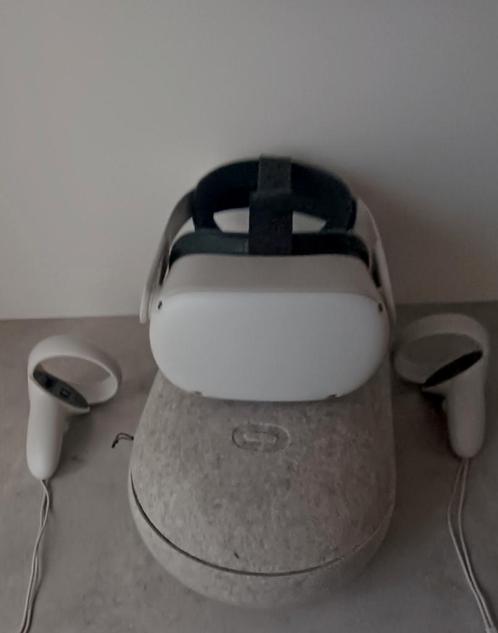 Oculus Quest 2 met Elite Strap en Travel case., Spelcomputers en Games, Virtual Reality, Gebruikt, Overige platformen, VR-bril