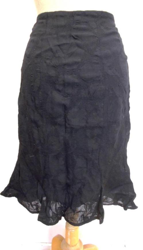 Mooie zwarte kantlook rok van dure merk Aphero! 38, Kleding | Dames, Rokken, Zo goed als nieuw, Maat 38/40 (M), Zwart, Onder de knie