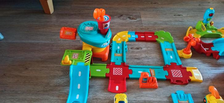 Vtech Toet Toet Auto's Vliegveld met Vliegtuig Vince, Kinderen en Baby's, Speelgoed | Vtech, Zo goed als nieuw, 2 tot 4 jaar, Ophalen of Verzenden