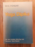 B.K.S. Iyengar - Yoga Dipika, Boeken, Ophalen of Verzenden, Zo goed als nieuw