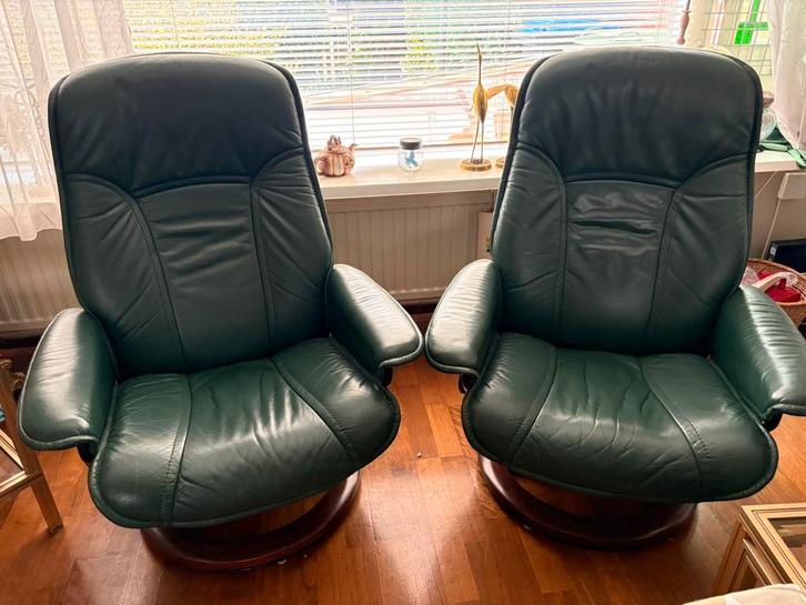 2 groene leren fauteuils, Huis en Inrichting, Fauteuils, Gebruikt, Leer, 50 tot 75 cm, 75 tot 100 cm, Ophalen