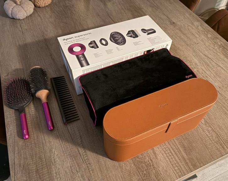 Dyson Supersonic met opbergkoffers en extra’s, Sieraden, Tassen en Uiterlijk, Uiterlijk | Haarverzorging, Nieuw, Föhn of Haardroger