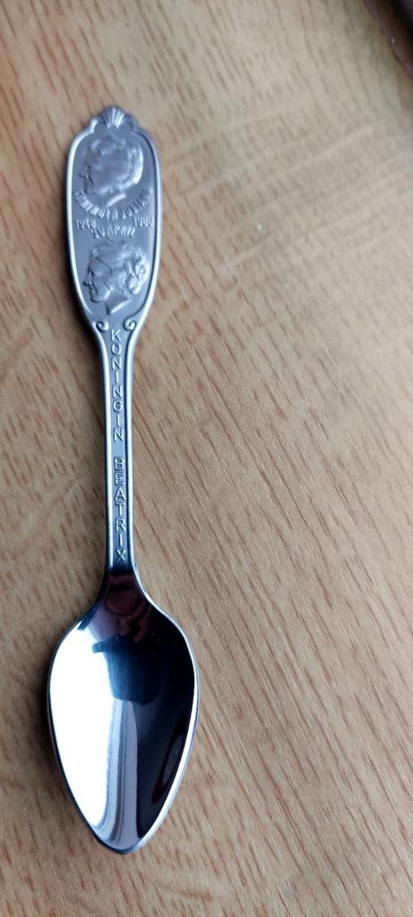 Lepeltje koningshuis, Ophalen of Verzenden, Speld(je) of Lepel(tje)