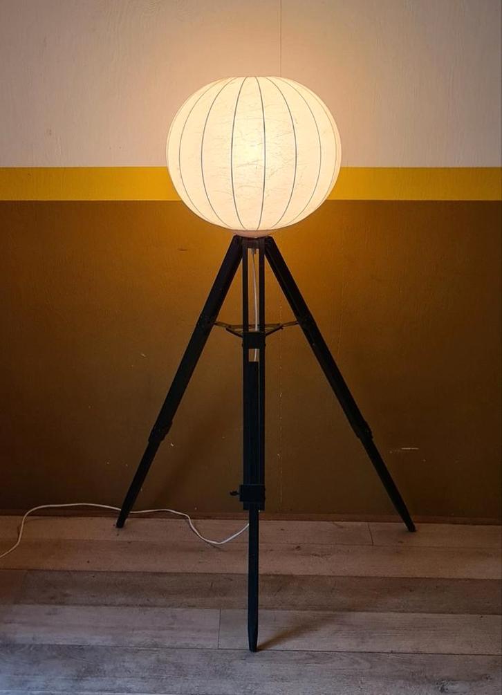 Vintage, design tripod Cocoon vloerlamp, Huis en Inrichting, Lampen | Vloerlampen, Ophalen